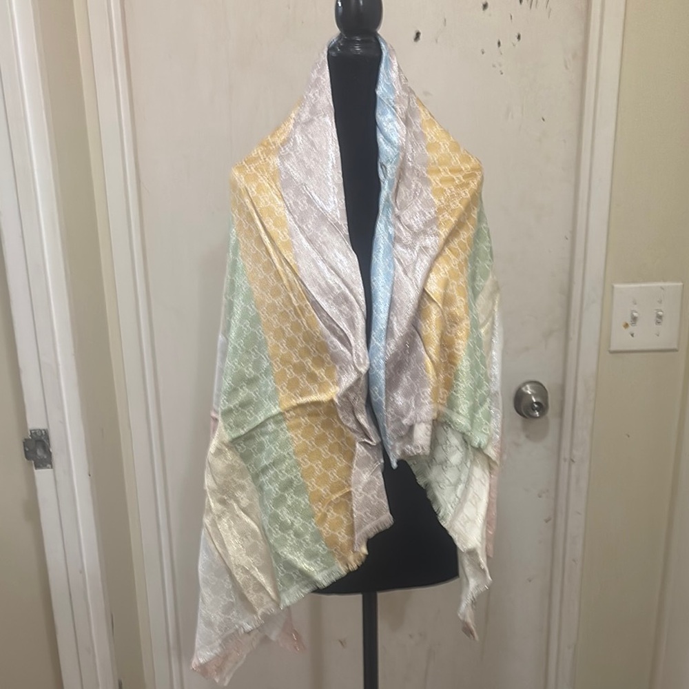 Elegant Sparkling Multicolor Gucci Patterned Scarf